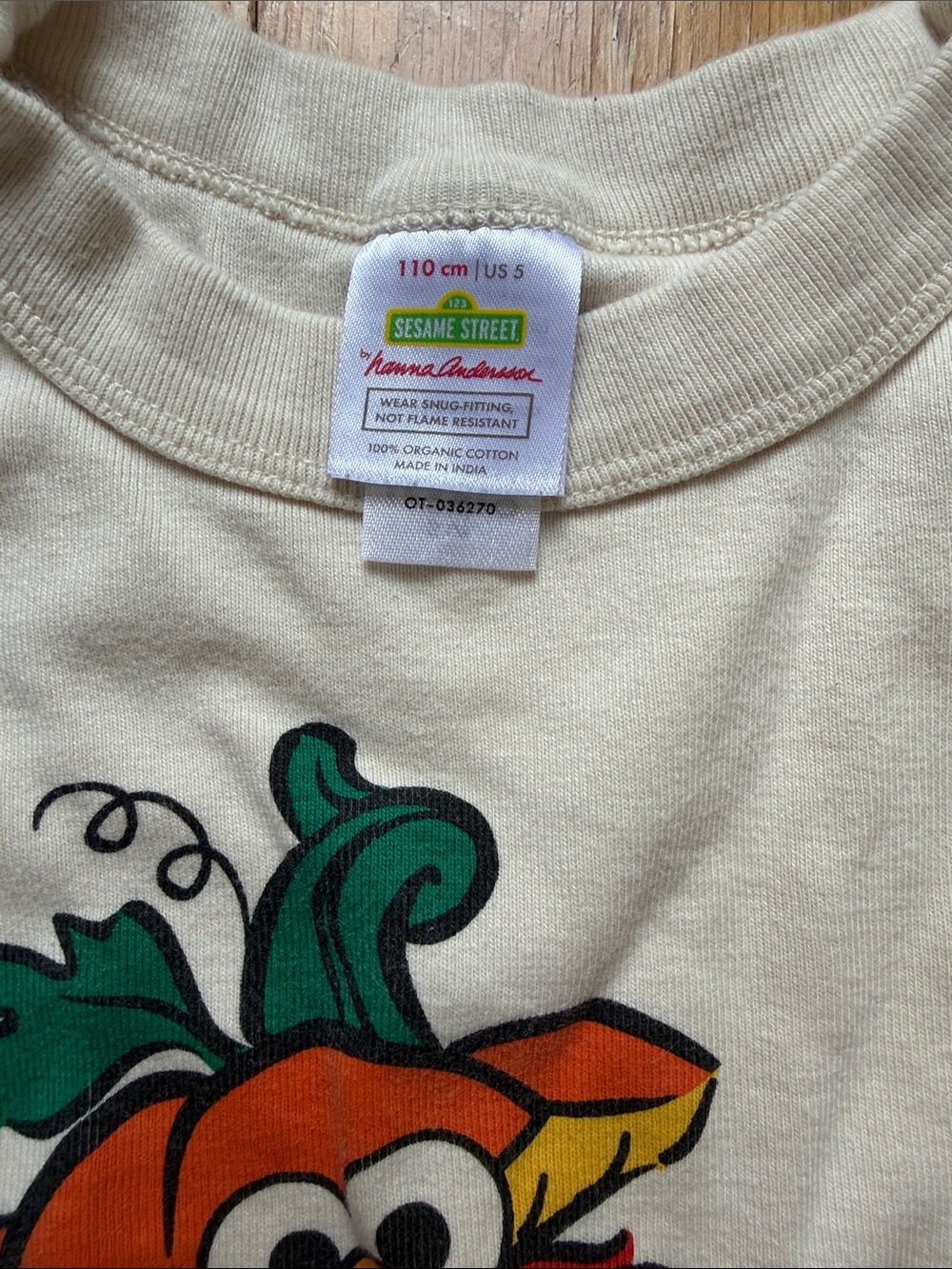 Hanna Andersson 🎃Cream Pumpkin Elmo Pajama Set with Orange & Red Accents - Picture 3 of 4